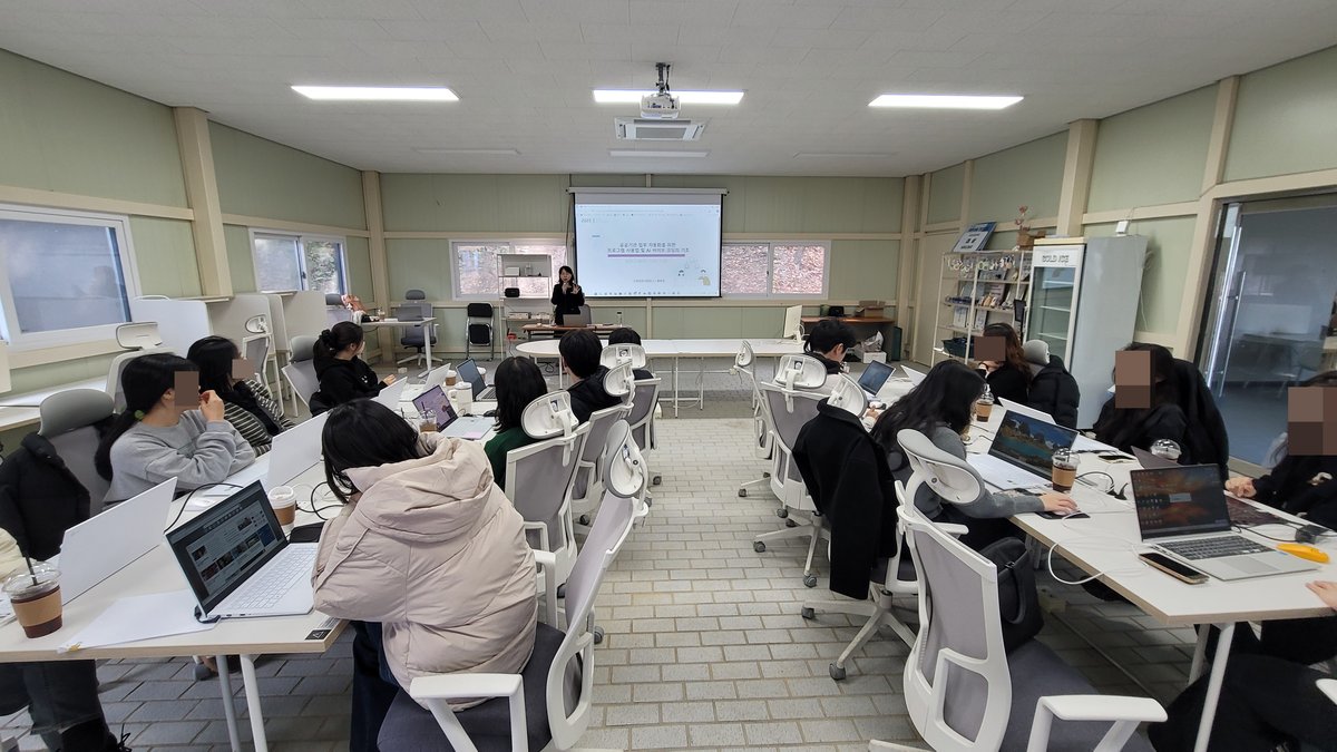 공공기관 업무 자동화를 위한 AI 바이브 코딩 프로그램 제작 및 교육