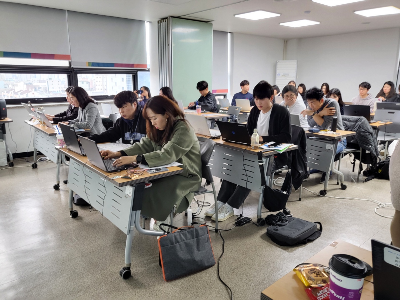 최신 AI기술 챗GPT 활용 청소년 활동 홍보 마케팅